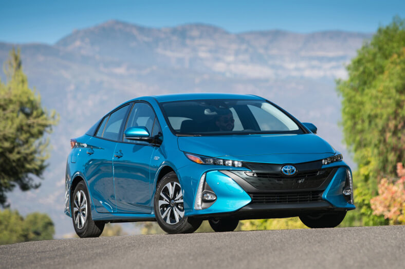 What You Should Know About Buying a Hybrid Car